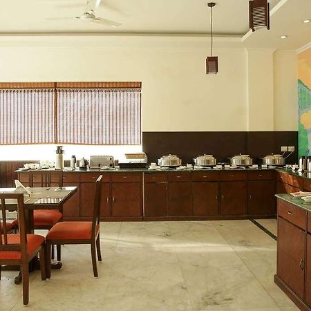 Comfort Hotel Dewa Retreat Rishikesh Restaurant photo