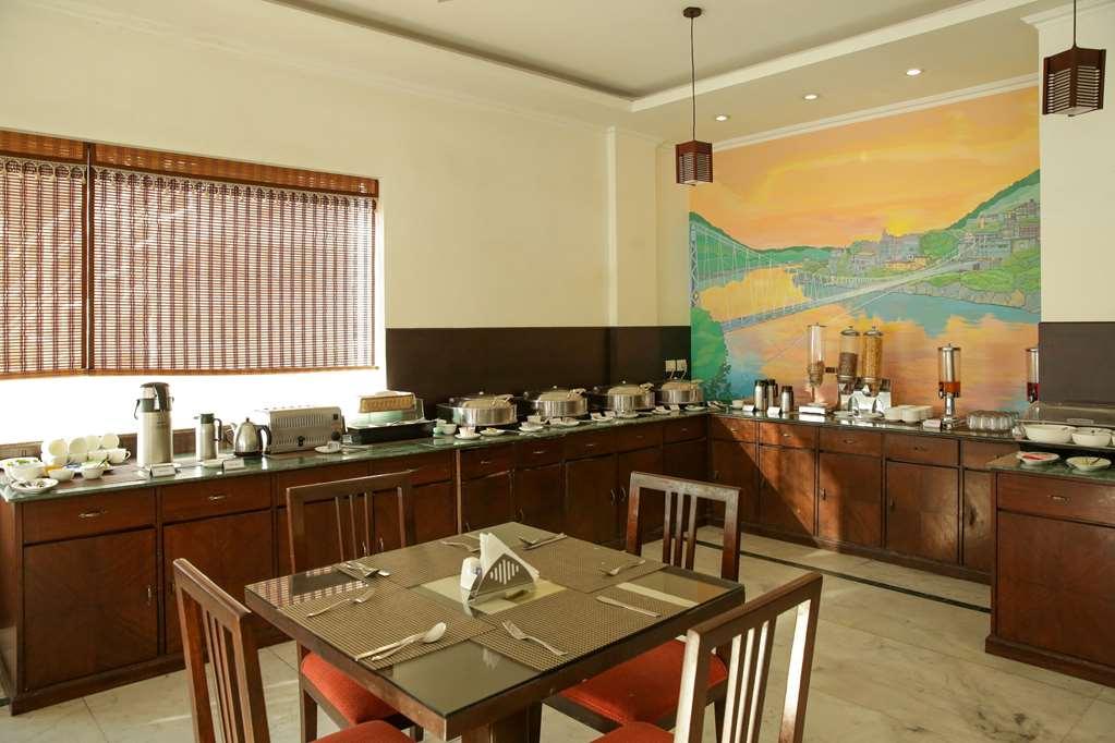 Comfort Hotel Dewa Retreat Rishikesh Restaurant photo